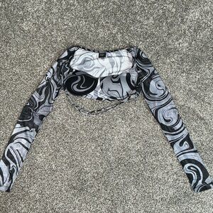 Long Sleeve Swirl-Print Crop Top in Black & Gray